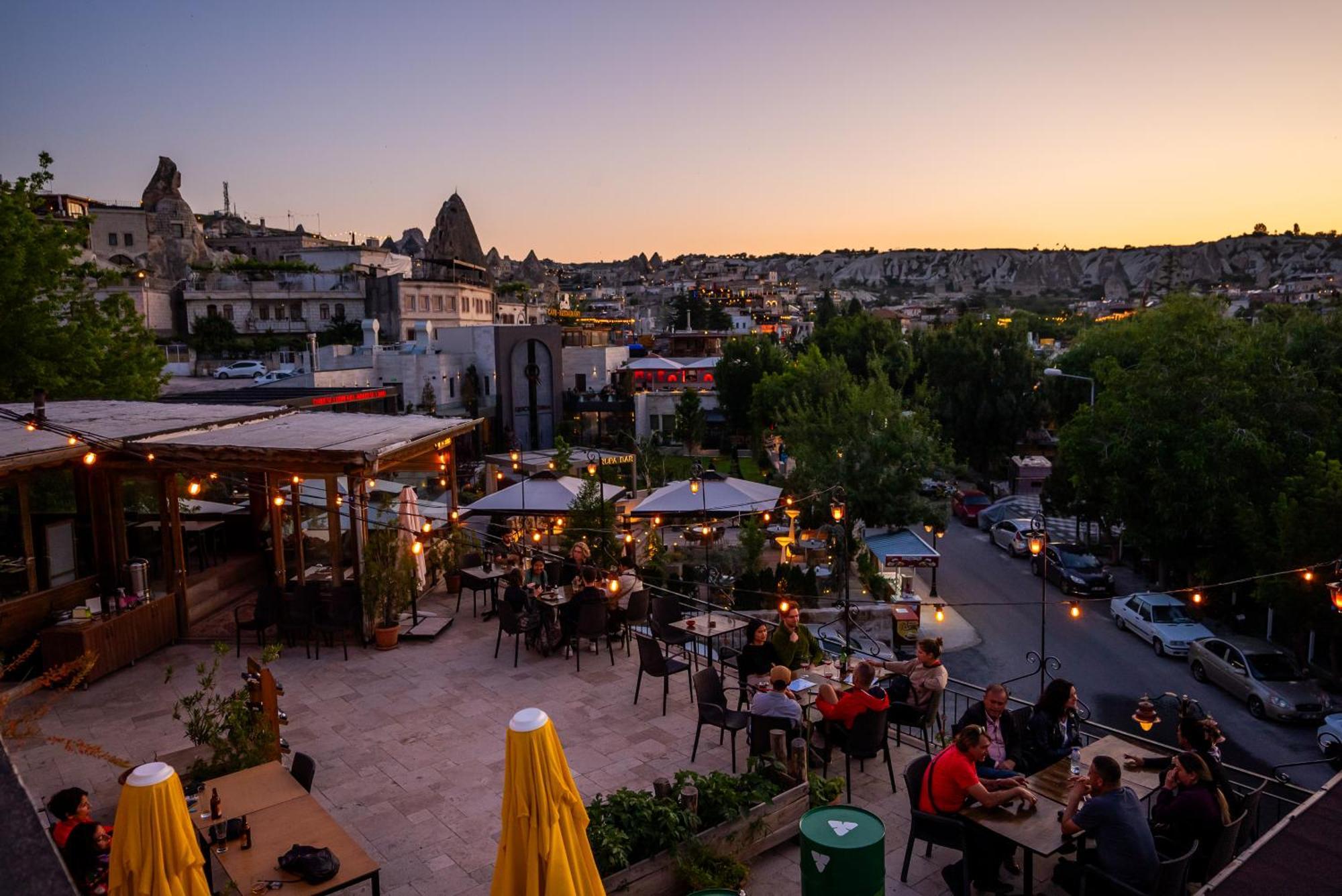 Nomads Cave & Rooftop גורמה