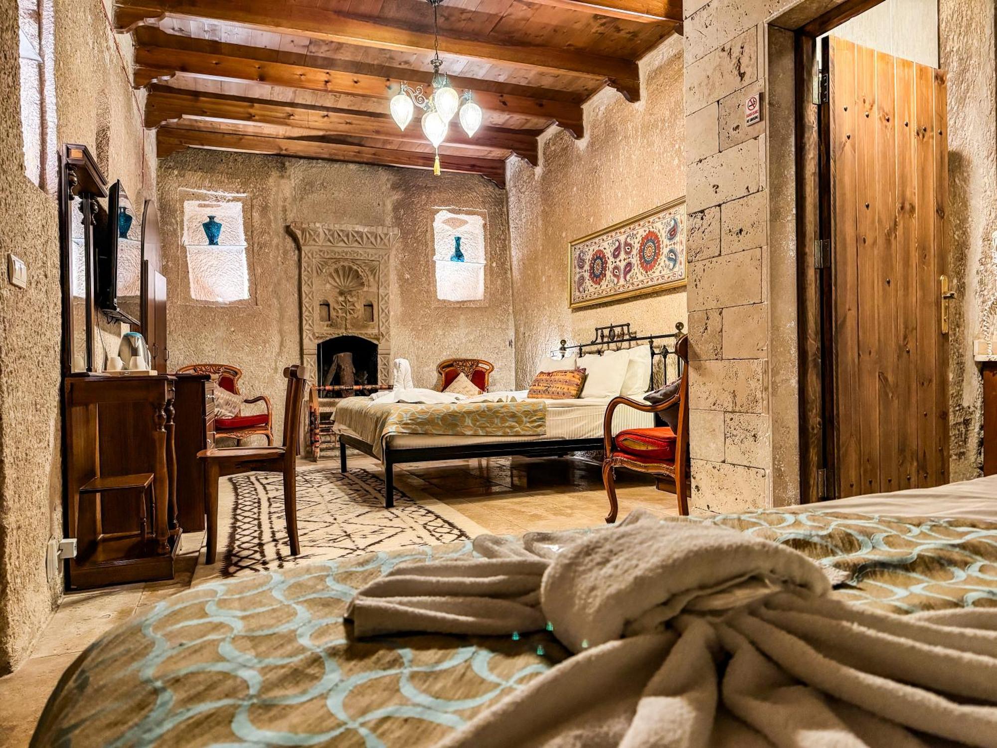 Nomads Cave & Rooftop Hotel