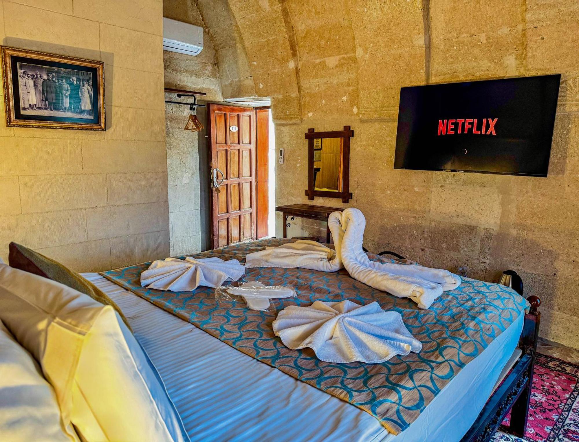 Nomads Cave & Rooftop Hotel 2*